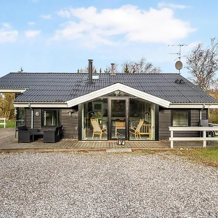 Beautiful In With Sauna, Swimming Pool And Wifi Holiday home *