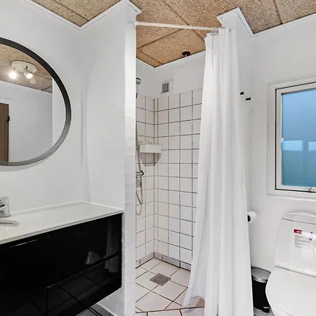 Beautiful In With Sauna, Swimming Pool And Wifi Holiday home *